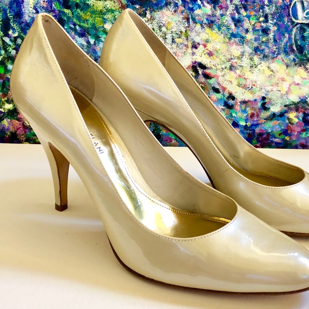 Antonio Melani Pearl Nude Patent Heels - Like NEW!
